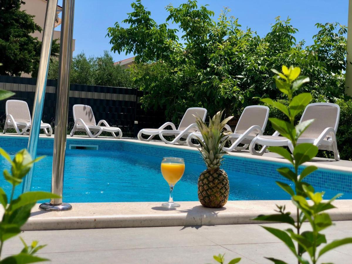 Seka Apartments With A Pool Kaštela Buitenkant foto
